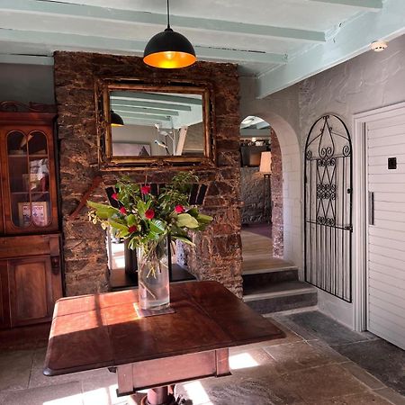 Smugglers Hotel Brixham Bagian luar foto