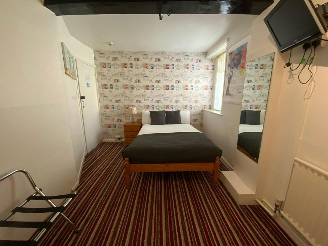 Smugglers Hotel Brixham Bagian luar foto